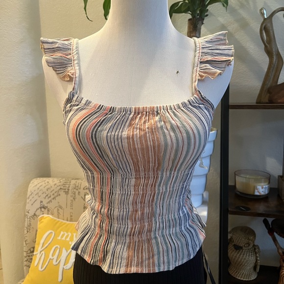 ✅ NWOT Sleeveless Top - Picture 2 of 5